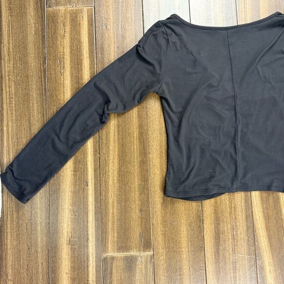 Lulu’s L Black Ruched Middle Long Sleeve Cropped Top V Neck, Soft - Picture 8 of 9